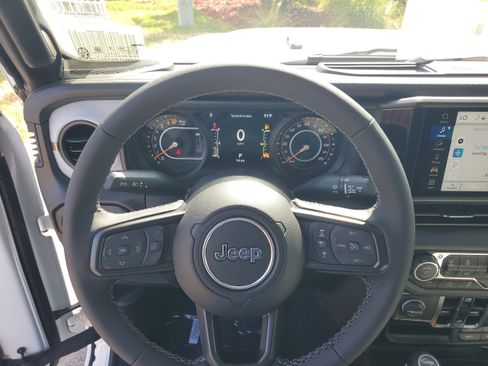 New 2025 Jeep Gladiator Sport image 19