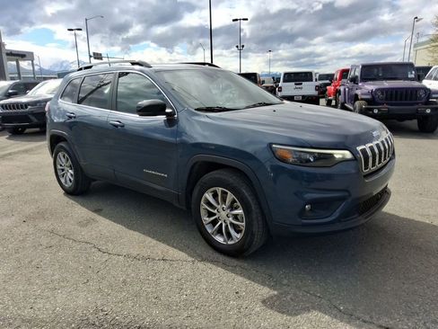 Certified 2022 Jeep Cherokee Latitude Lux w/ Mopar Interior Package AWD/4WD image 2