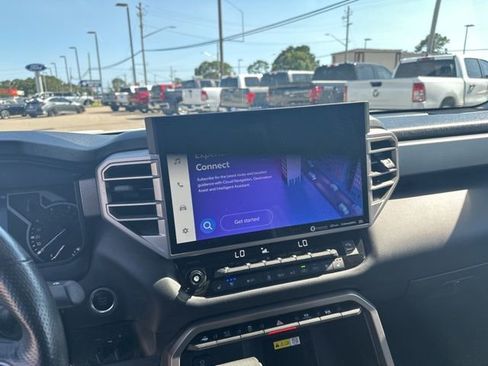 Used 2023 Toyota Tundra Limited AWD/4WD image 19