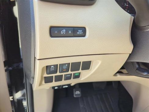 Used 2017 Nissan Rogue SV FWD image 26