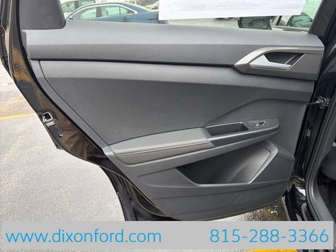 New 2026 Volkswagen Taos SE image 24