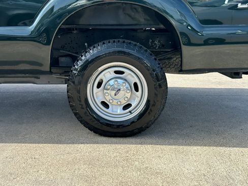 Used 2016 Ford F250 XL w/ Power Equipment Group AWD/4WD image 17