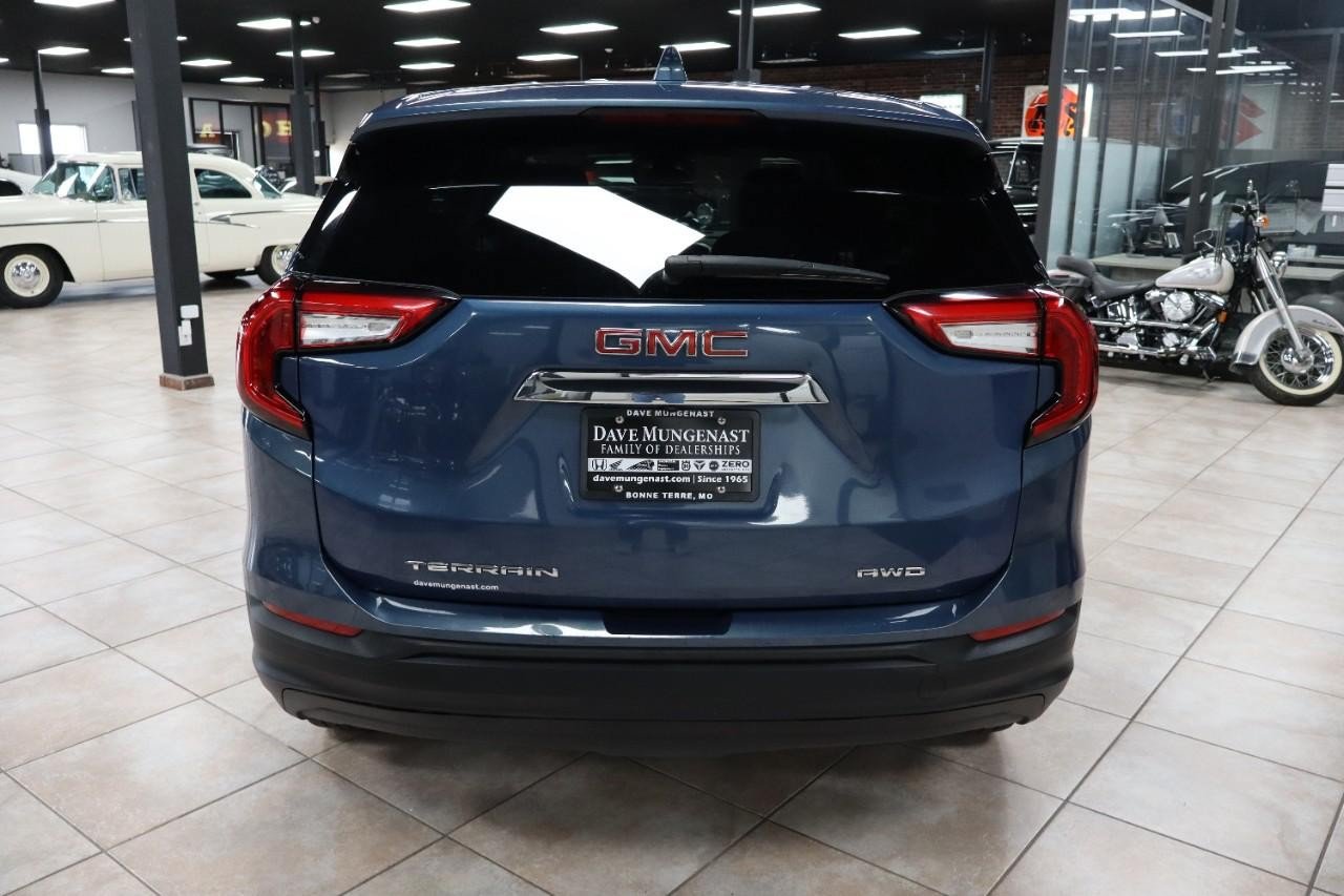 Used 2024 GMC Terrain SLE AWD/4WD image 4