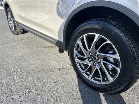 Certified 2022 Lincoln Corsair AWD w/ Equipment Group 101A image 11