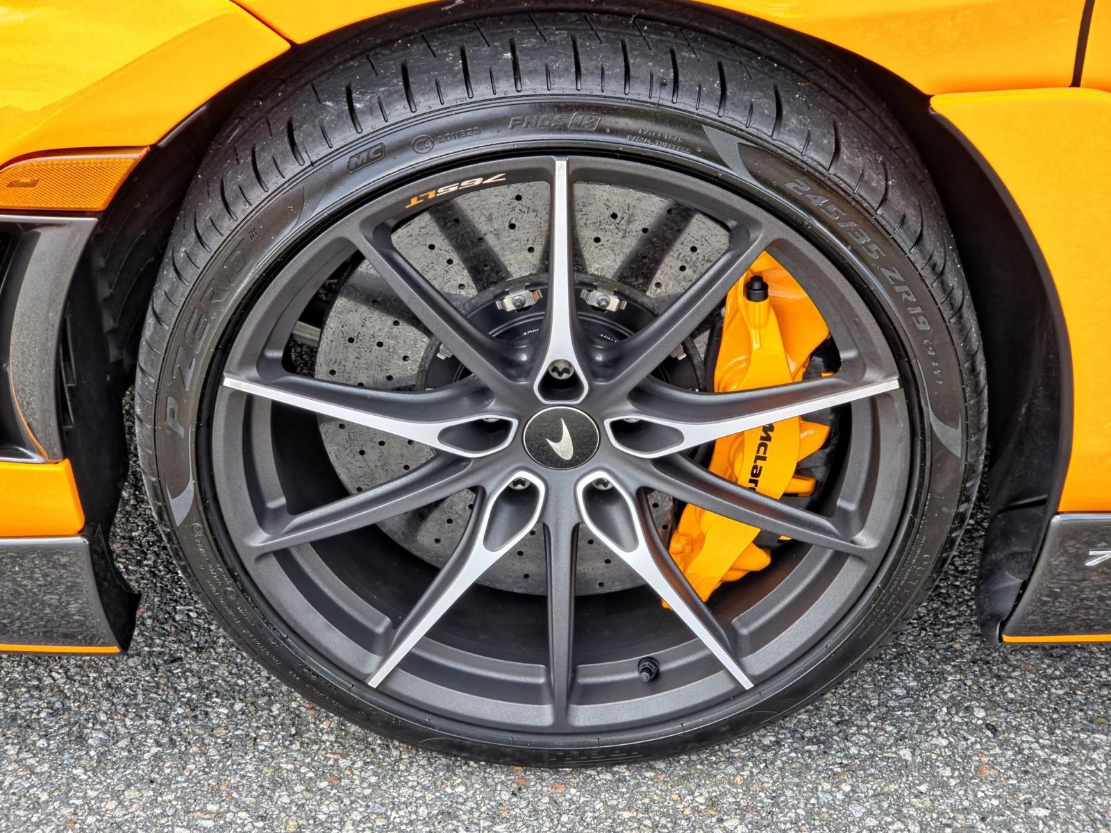 Used 2022 McLaren 765LT RWD image 15