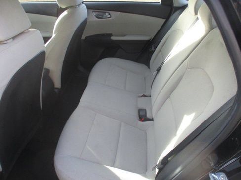 Used 2022 Kia Forte LXS image 10