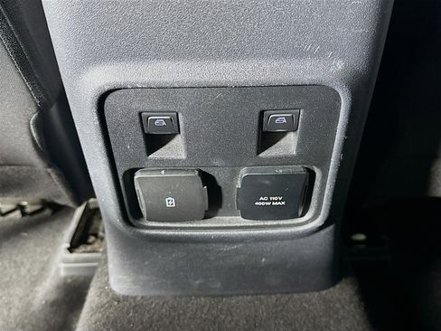 Used 2023 Ford Bronco Wildtrak image 25