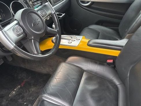 Used 2005 Chevrolet SSR w/ Preferred Equipment Group image 11