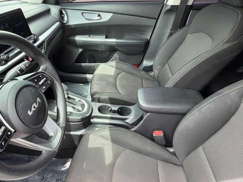 Used 2023 Kia Forte LXS w/ LXS Technology Package FWD image 10