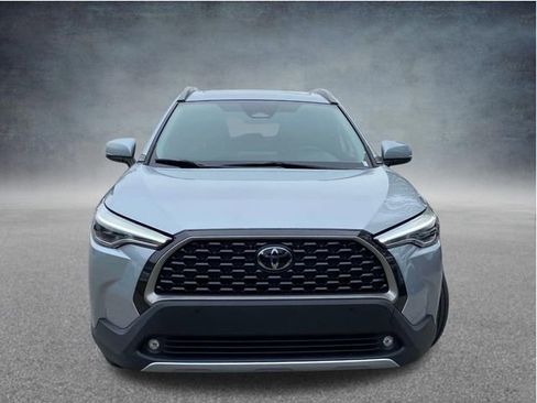 Used 2023 Toyota Corolla Cross XLE w/ Convenience Package FWD image 8