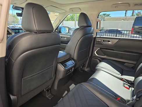 Certified 2025 INFINITI QX80 Luxe image 10