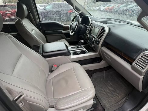 Used 2016 Ford F150 Lariat w/ Equipment Group 502A Luxury AWD/4WD image 30