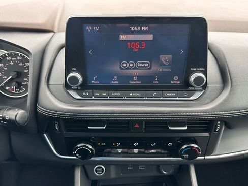 Certified 2021 Nissan Rogue S image 32