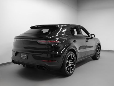 Certified 2022 Porsche Cayenne Platinum Edition AWD/4WD image 12