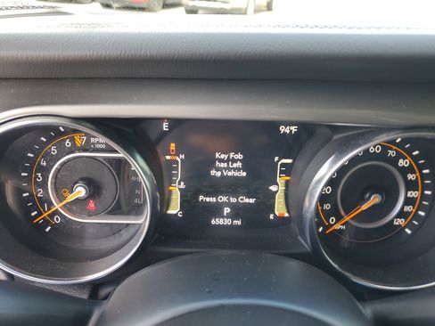 Used 2022 Jeep Gladiator Overland w/ Trailer Tow Package image 30