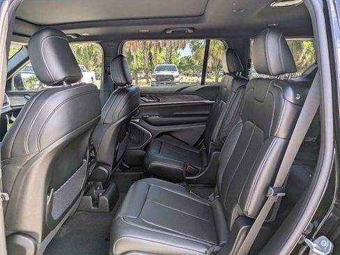 New 2026 Jeep Grand Cherokee L Limited w/ Luxury Tech Group II AWD/4WD image 14