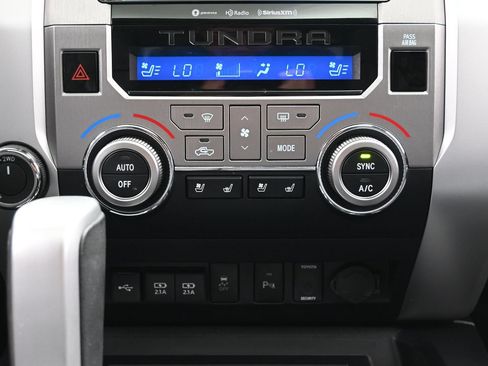 Used 2020 Toyota Tundra Platinum AWD/4WD image 35