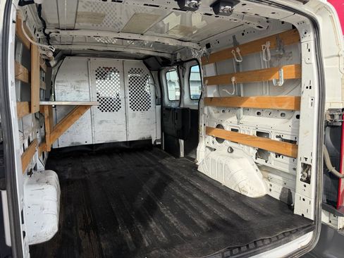 Used 2016 Ford Transit 250 130 Low Roof w/ Exterior Upgrade Package image 26