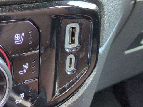 Used 2023 Chevrolet Silverado 1500 High Country w/ Technology Package image 23