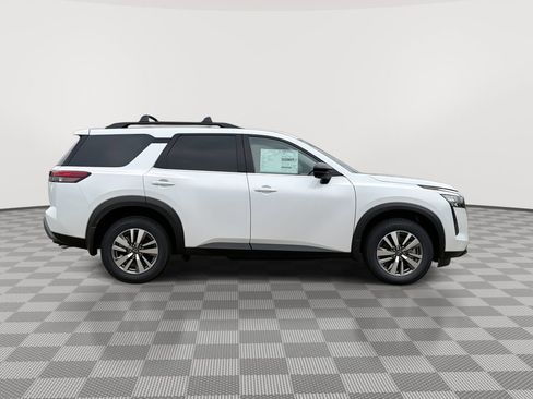 New 2026 Nissan Pathfinder SL AWD/4WD image 12