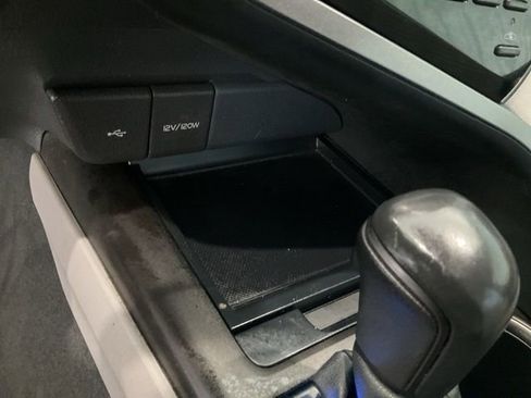 Used 2021 Toyota Camry SE image 14