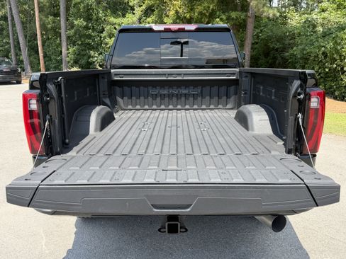 Used 2024 GMC Sierra 2500 Denali Ultimate AWD/4WD image 4