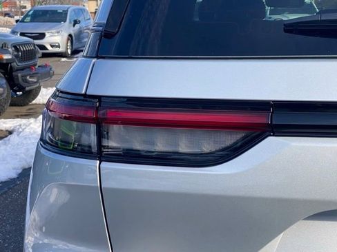 New 2026 Jeep Grand Cherokee Limited image 14