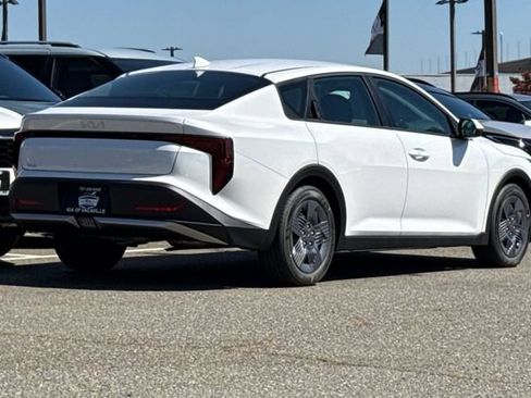 New 2026 Kia K4 FWD image 5