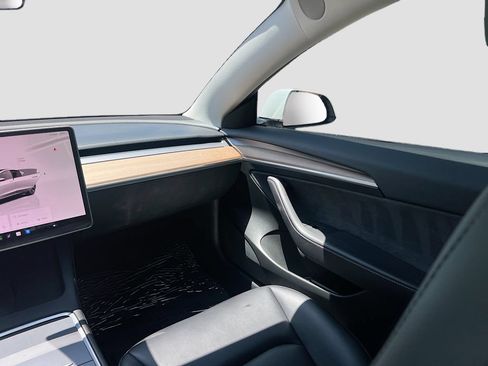 Used 2023 Tesla Model 3 Standard Range RWD image 24