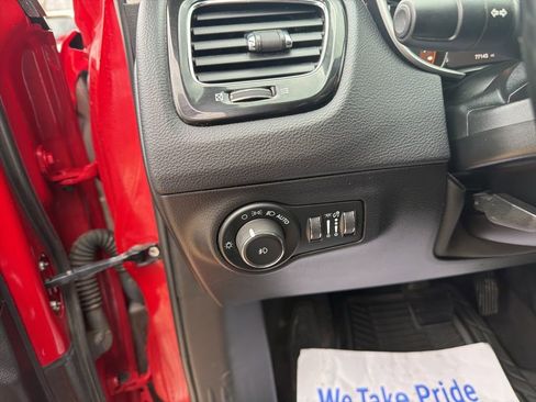 Used 2021 Jeep Compass Limited image 18