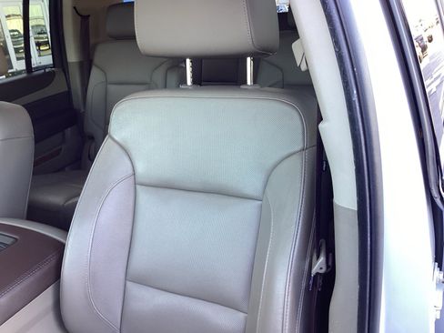 Used 2019 Chevrolet Suburban Premier image 11