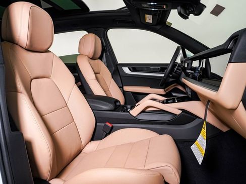 New 2026 Porsche Cayenne image 15