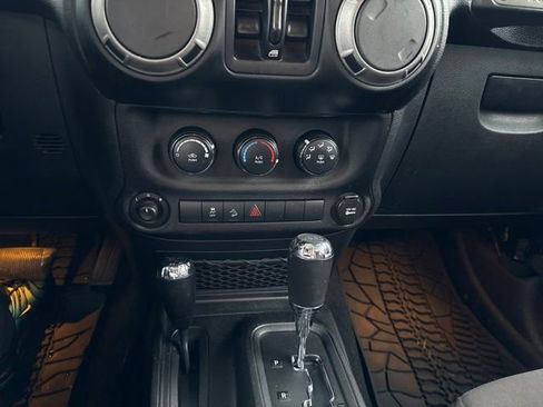 Used 2013 Jeep Wrangler Unlimited Sport image 22