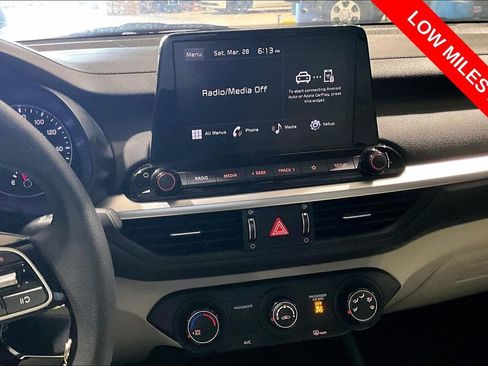 Used 2022 Kia Forte LXS w/ LXS Technology Package FWD image 6