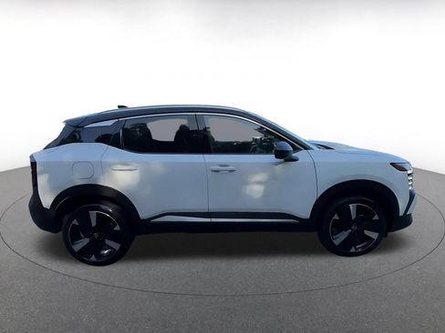 Used 2026 Nissan Kicks SR FWD image 13