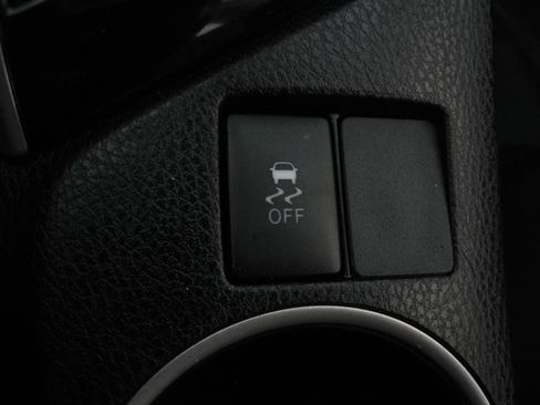 Used 2014 Toyota Corolla LE image 16