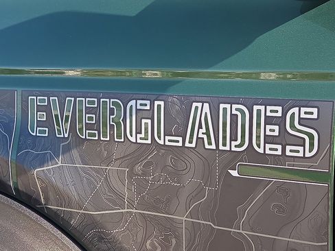 Certified 2023 Ford Bronco Everglades image 9