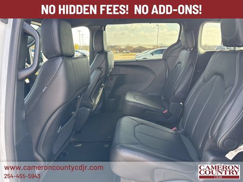 New 2026 Chrysler Pacifica Select w/ S Appearance Package FWD image 19