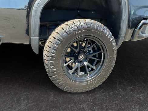 Used 2022 GMC Sierra 1500 AT4 w/ AT4 Premium Package AWD/4WD image 9