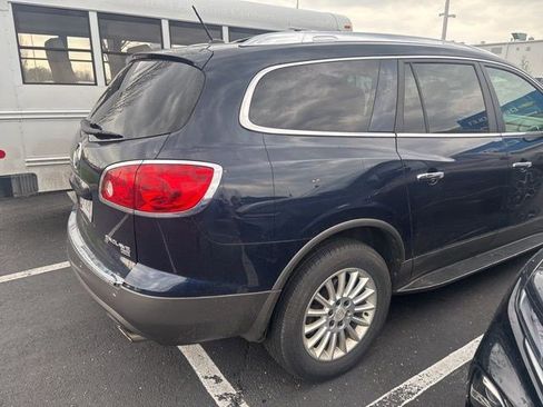 Used 2011 Buick Enclave CXL image 5