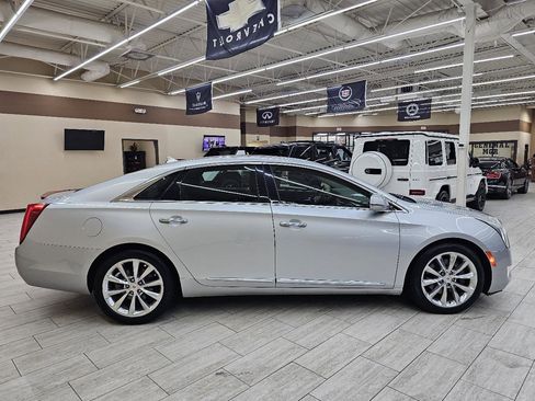 Used 2013 Cadillac XTS Luxury FWD image 5