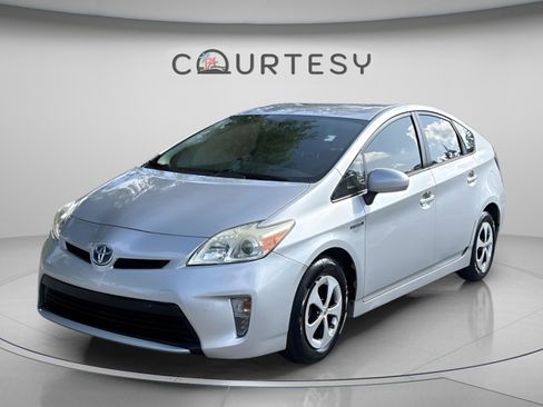 Used 2015 Toyota Prius Three FWD image 1