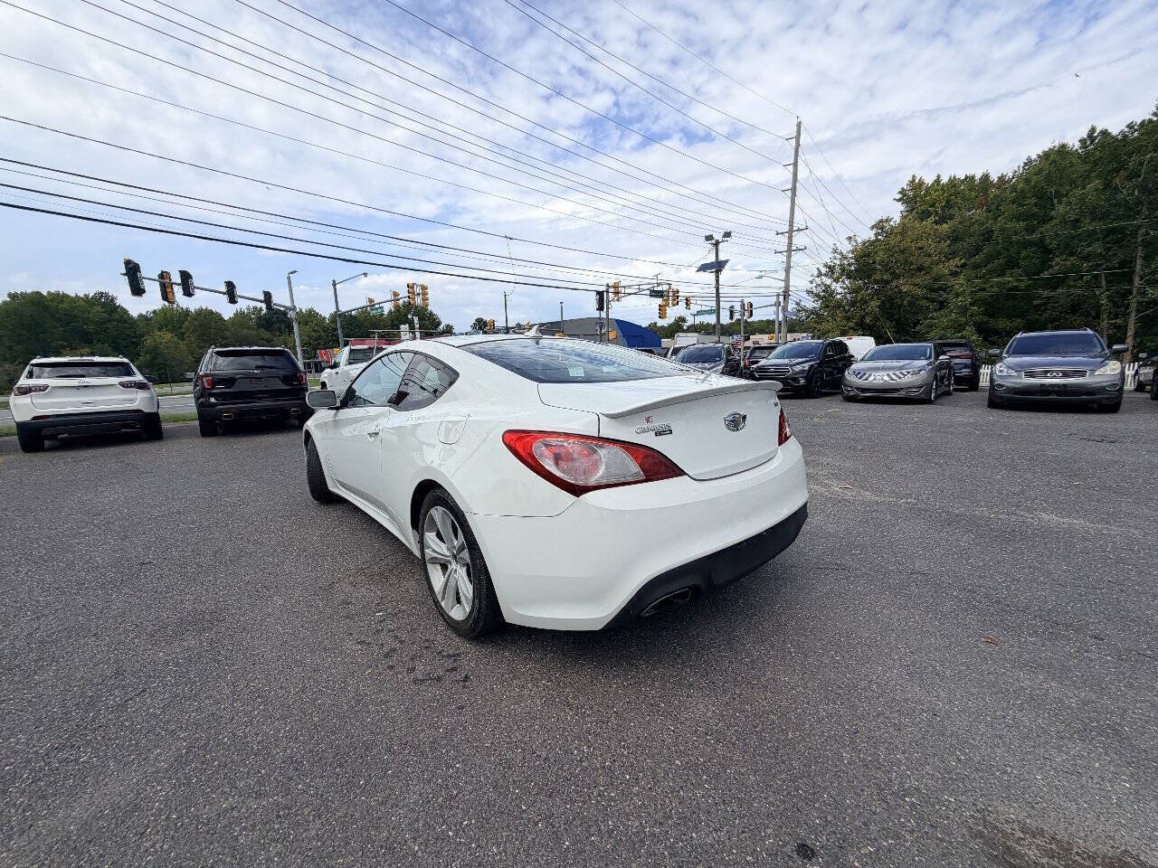 Used 2010 Hyundai Genesis 2.0T RWD image 18