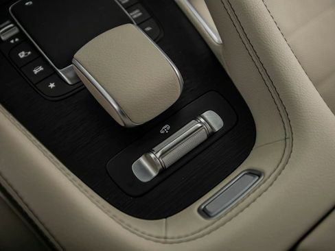 Used 2024 Mercedes-Benz GLS 580 GLS 580 image 34