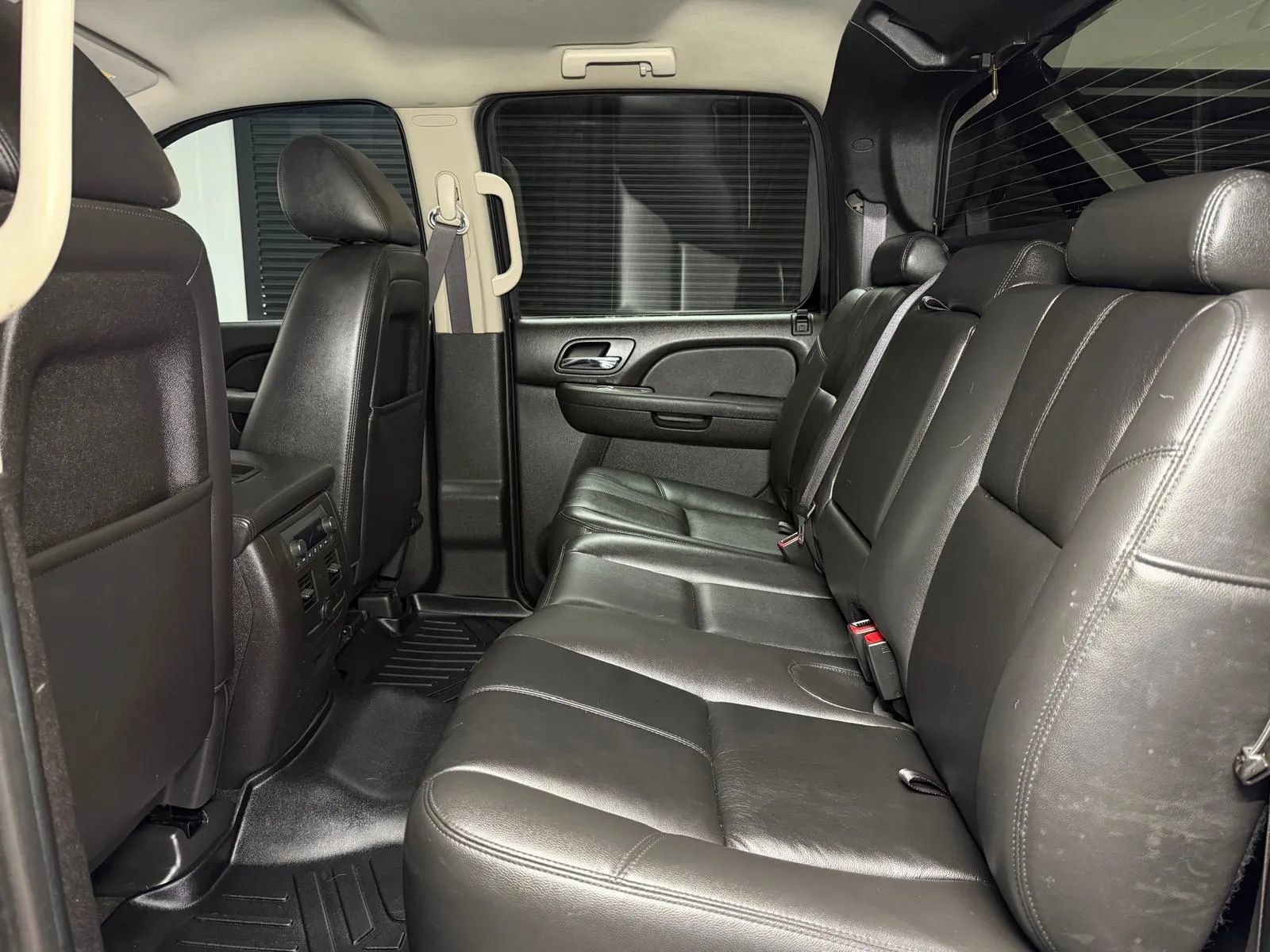 Used 2013 Chevrolet Avalanche LT w/ Suspension Package, Off-Road AWD/4WD image 17
