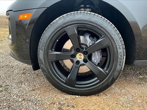 Used 2022 Porsche Macan PREMIUM PACKAGE PLUS 2.0T (AWD image 34