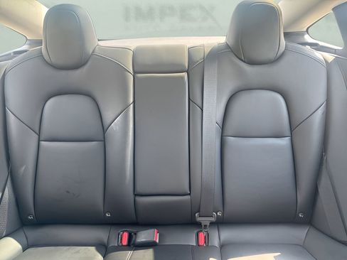 Used 2023 Tesla Model 3 Standard Range image 12