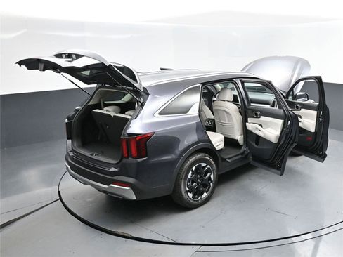 New 2026 Kia Sorento S w/ S Panoramic Sunroof Package image 18