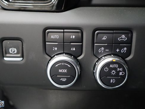 Used 2024 GMC Sierra 2500 AT4X image 15