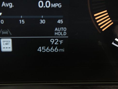 Certified 2024 Hyundai Kona SEL AWD/4WD image 28